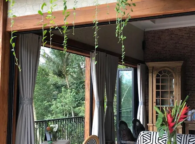 Puri Kasih Gottlieb Hotel 4*